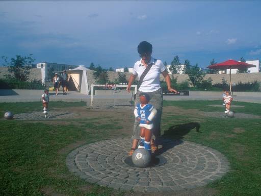 [thumbnail of Picture 11]